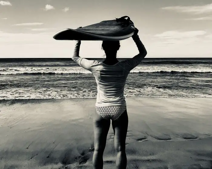 Woman surfer photo, woman surfer, surfer, surfers, surfer photo, surfers photo, beach, beach photo, beach photography